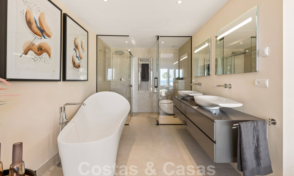 Contemporary and renovated frontline beach Penthouse for sale with 4 bedrooms and stunning sea views on the New Golden Mile between Marbella and Estepona 36909