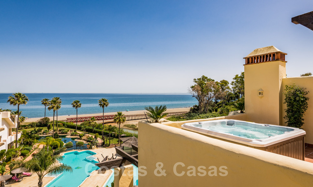 Contemporary and renovated frontline beach Penthouse for sale with 4 bedrooms and stunning sea views on the New Golden Mile between Marbella and Estepona 36920