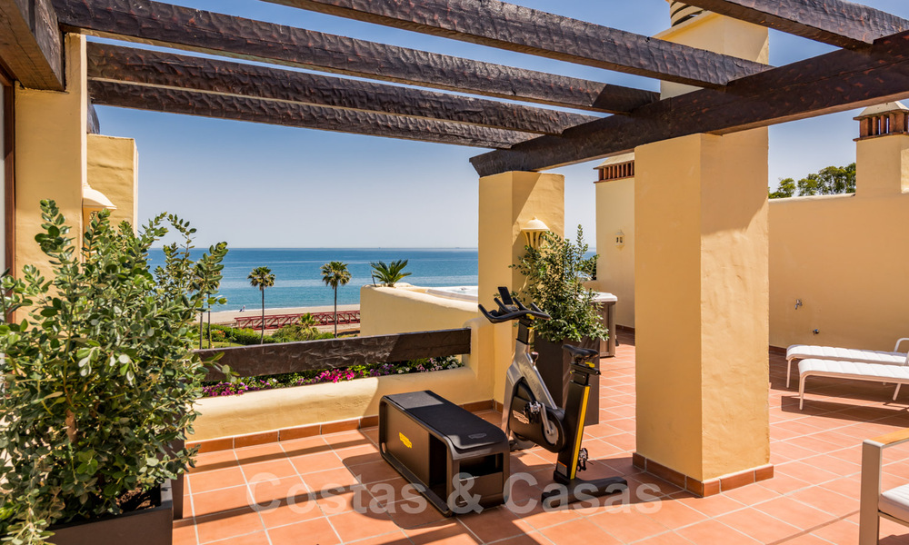 Contemporary and renovated frontline beach Penthouse for sale with 4 bedrooms and stunning sea views on the New Golden Mile between Marbella and Estepona 36923