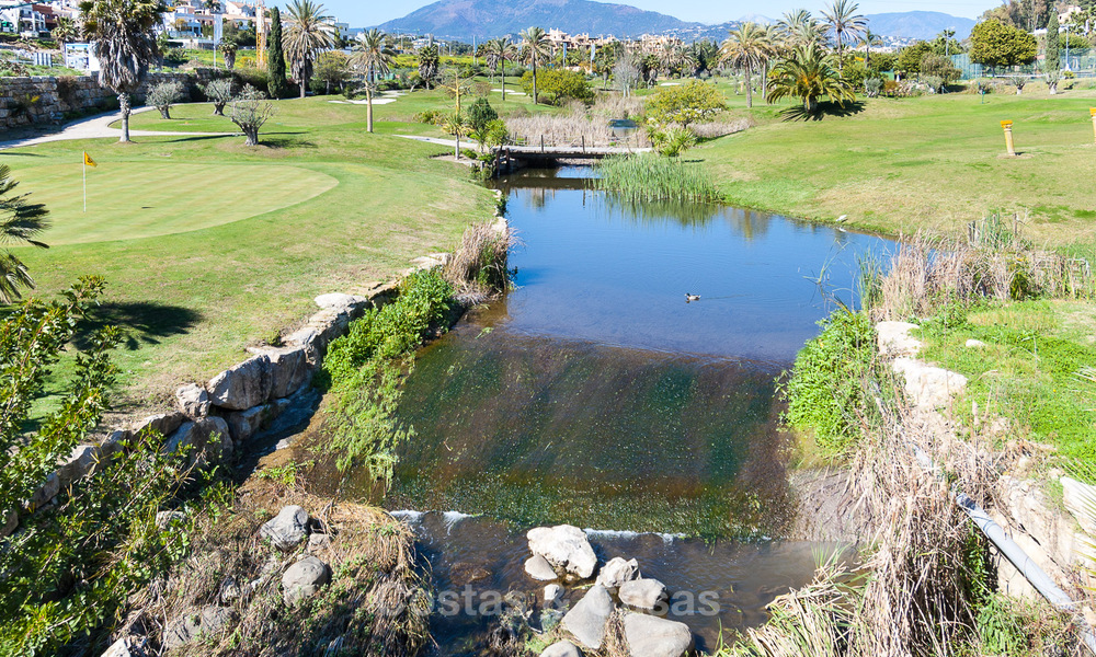 Modern and contemporary villas under construction for sale, a stone's throw from the golf course located in Marbella - Estepona 37030