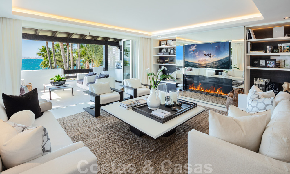 Frontline unique ultra luxurious penthouse with breathtaking sea views for sale in Puente Romano in Marbella 37343