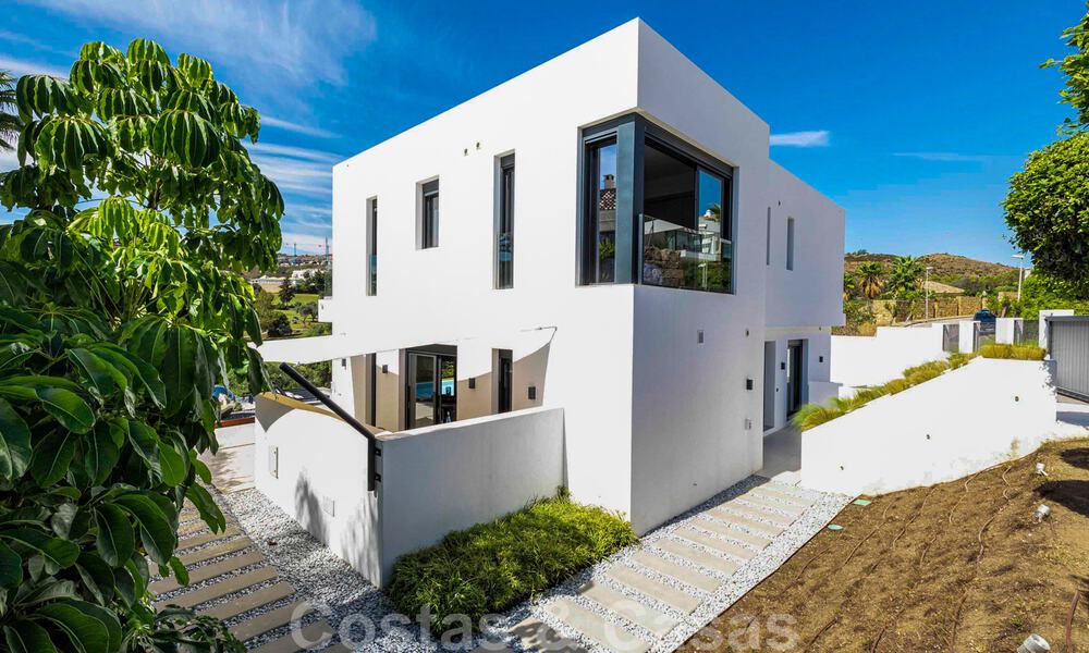 Ready to move into, modern luxury villa for sale, frontline golf in Benahavis - Marbella 37666