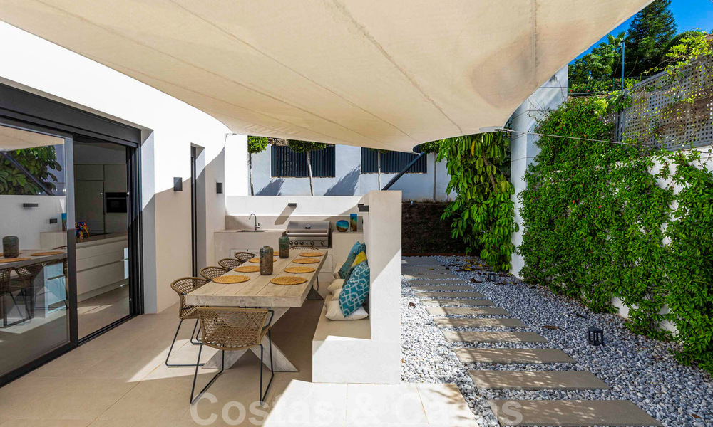 Ready to move into, modern luxury villa for sale, frontline golf in Benahavis - Marbella 37670