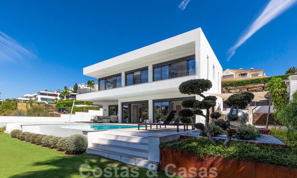 Ready to move into, modern luxury villa for sale, frontline golf in Benahavis - Marbella 37674