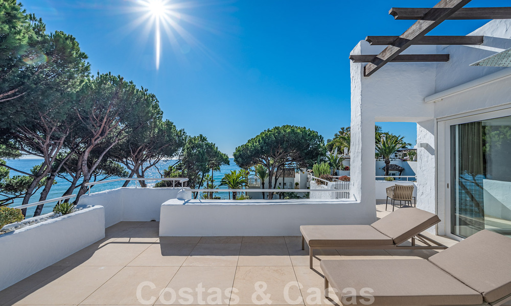 Contemporary refurbished frontline beach luxury penthouse for sale on the Golden Mile in Marbella 37698