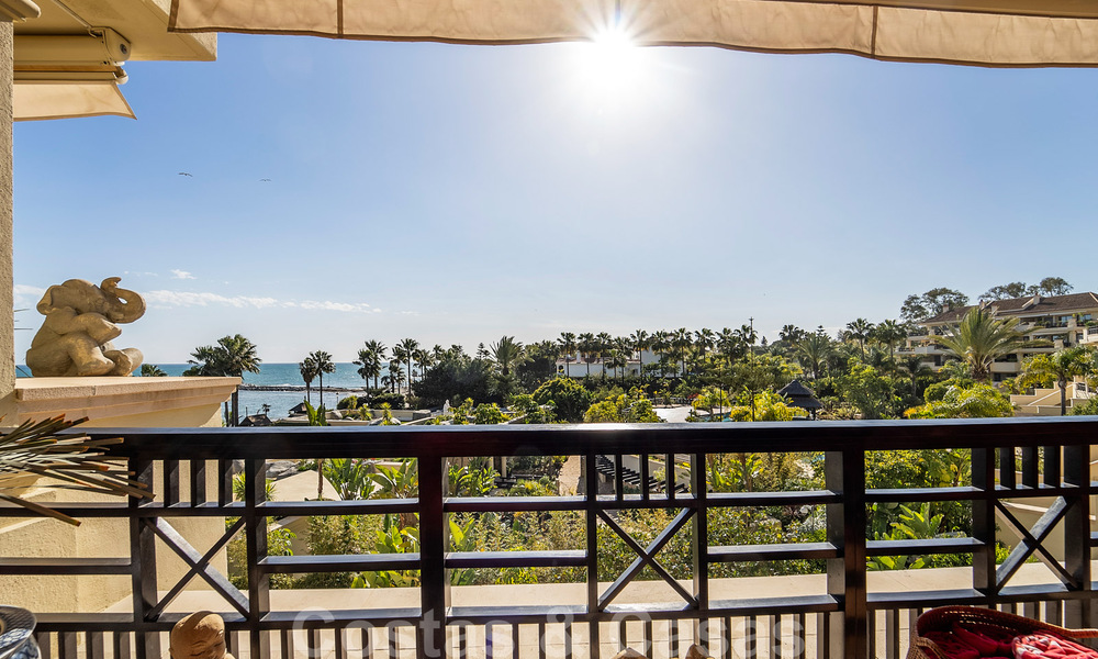 Frontline beach luxury apartment for sale with sea views in Puerto Banus, Marbella 37730