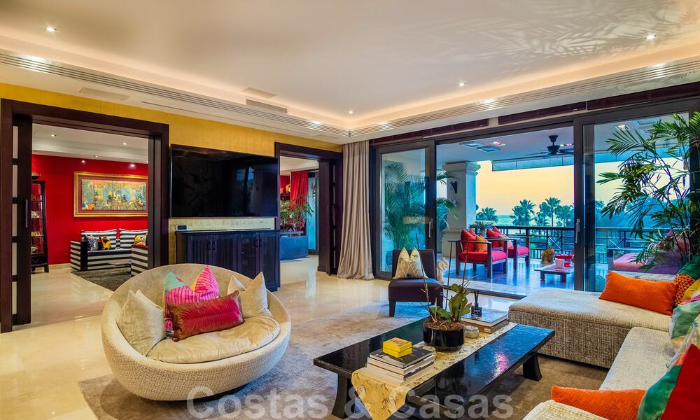 Frontline beach luxury apartment for sale with sea views in Puerto Banus, Marbella 37740