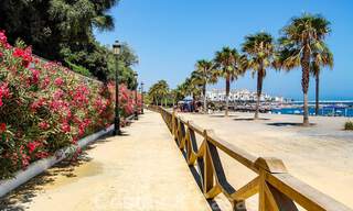 Frontline beach luxury apartment for sale with sea views in Puerto Banus, Marbella 37743 