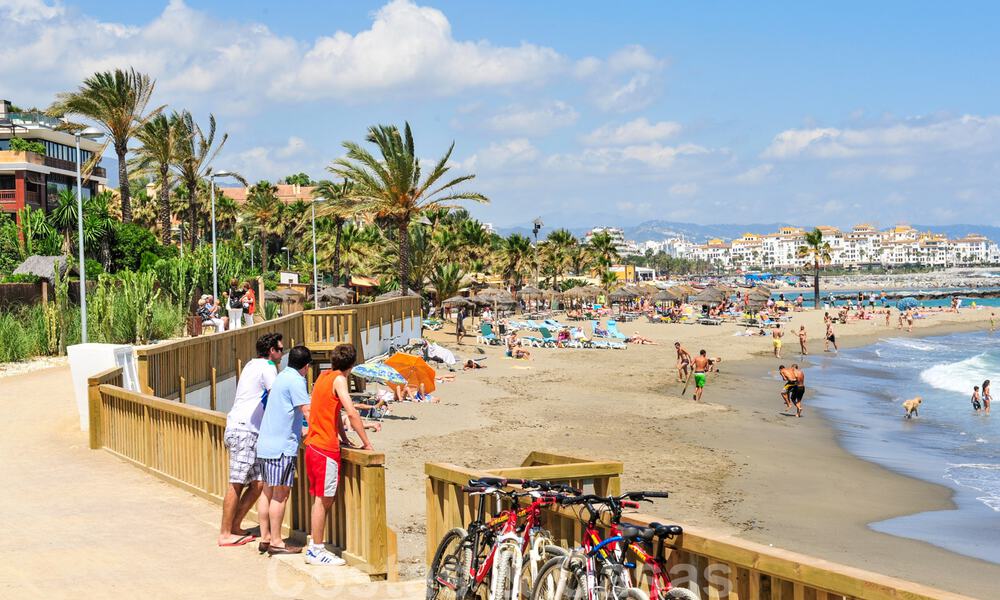 Frontline beach luxury apartment for sale with sea views in Puerto Banus, Marbella 37744