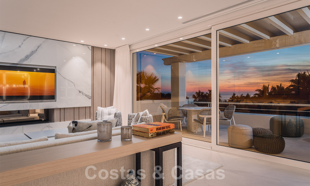 Luxurious penthouse for sale with sea views in a chic complex on the Golden Mile in Marbella 37769
