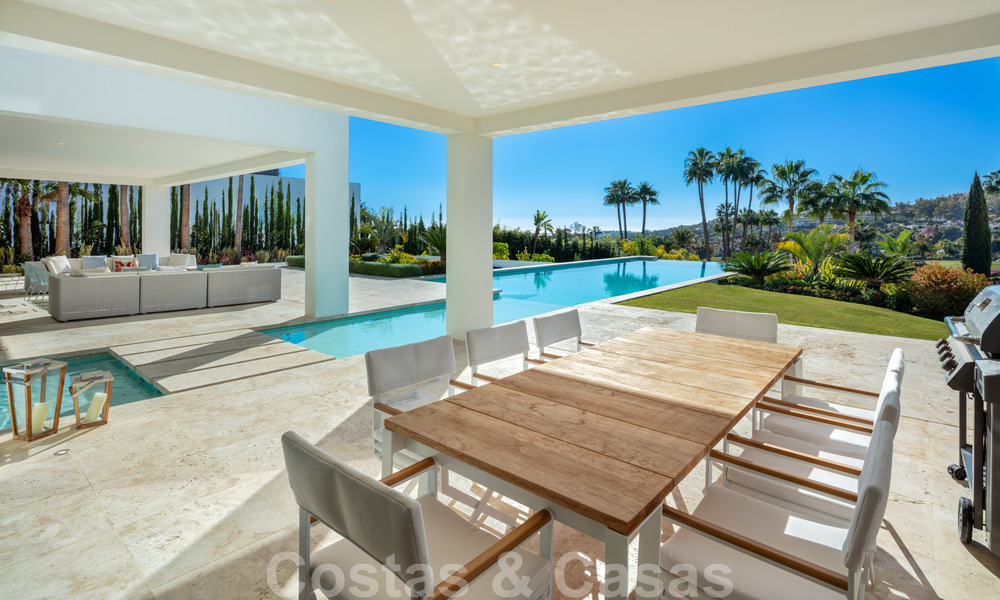 Phenomenal, contemporary, new luxury villa for sale in the heart of Nueva Andalucia's Golf Valley in Marbella. Highly reduced in price! 37908