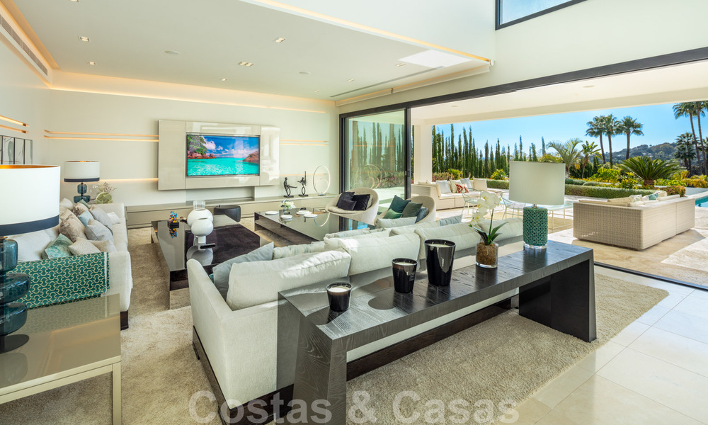 Phenomenal, contemporary, new luxury villa for sale in the heart of Nueva Andalucia's Golf Valley in Marbella. Highly reduced in price! 37914