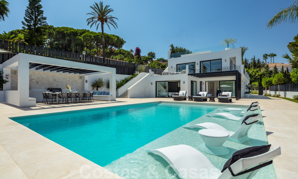Exclusive villa for sale with panoramic views in popular residential area in Nueva Andalucia, Marbella 37964