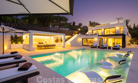 Exclusive villa for sale with panoramic views in popular residential area in Nueva Andalucia, Marbella 37974