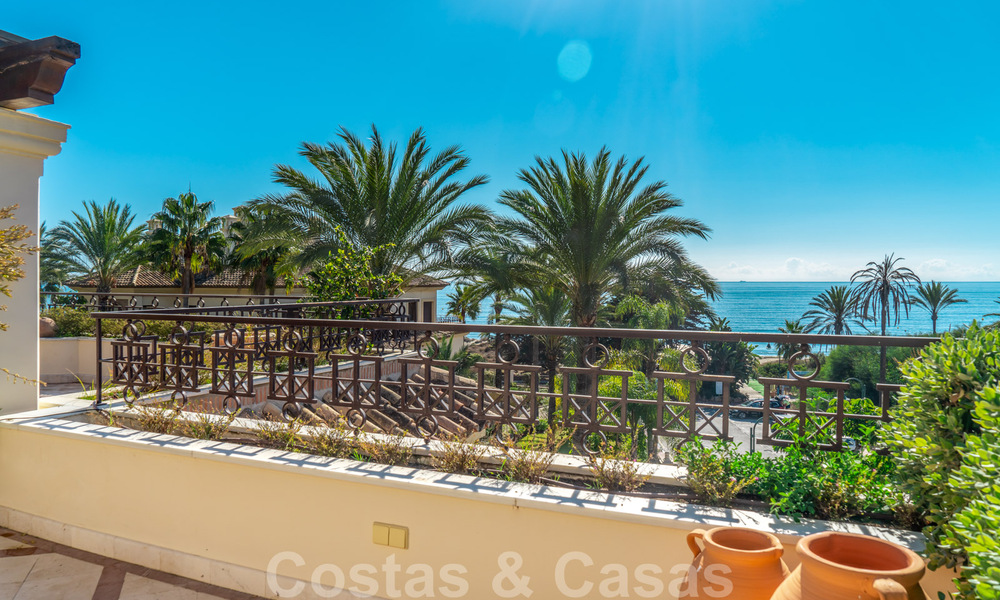 Stylish frontline beach penthouse for sale in Mediterranean style with sea views in Los Monteros, Marbella 38069