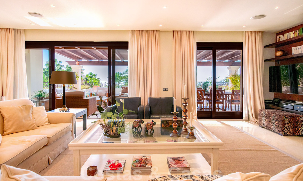 Stylish frontline beach penthouse for sale in Mediterranean style with sea views in Los Monteros, Marbella 38077