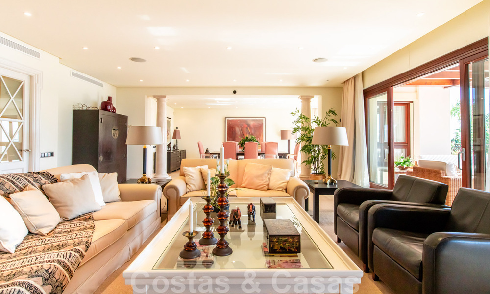 Stylish frontline beach penthouse for sale in Mediterranean style with sea views in Los Monteros, Marbella 38079