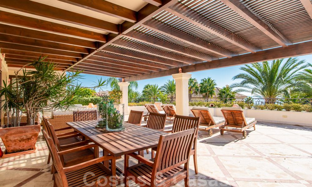 Stylish frontline beach penthouse for sale in Mediterranean style with sea views in Los Monteros, Marbella 38083