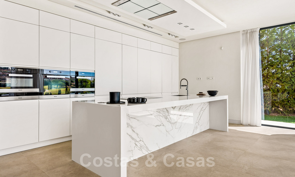 Key ready, designer villa for sale, with stunning golf views, in a prestigious golfing area in Benahavis - Marbella 38128