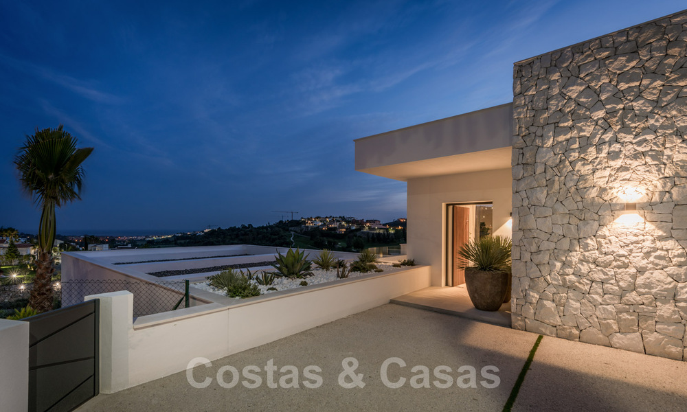 Key ready, designer villa for sale, with stunning golf views, in a prestigious golfing area in Benahavis - Marbella 38132