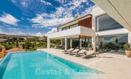 Key ready, designer villa for sale, with stunning golf views, in a prestigious golfing area in Benahavis - Marbella 38137