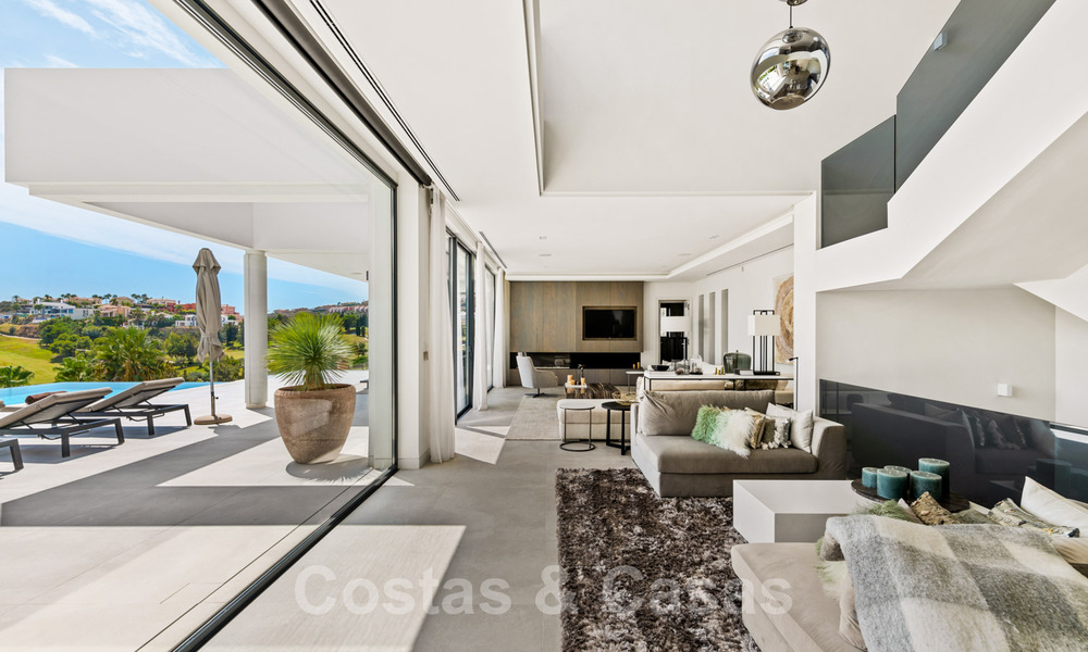 Key ready, designer villa for sale, with stunning golf views, in a prestigious golfing area in Benahavis - Marbella 38143