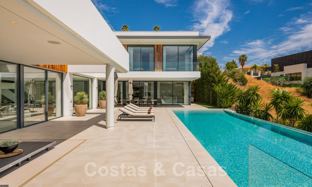 Key ready, designer villa for sale, with stunning golf views, in a prestigious golfing area in Benahavis - Marbella 38155