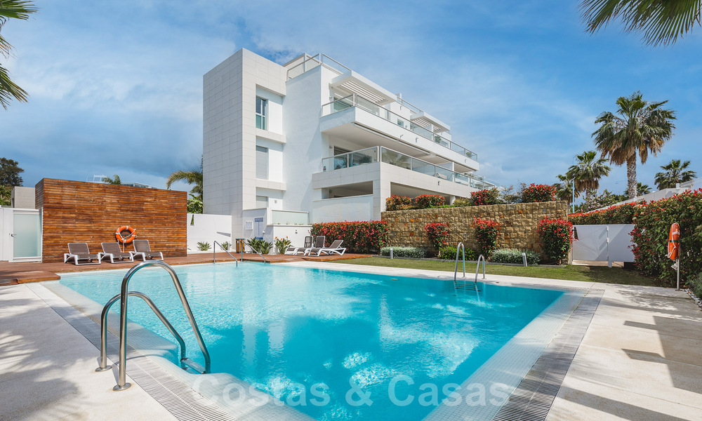 Ready to move in, modern apartment for sale, a stone's throw from the beach and a short walk from the city centre in San Pedro, Marbella 38245