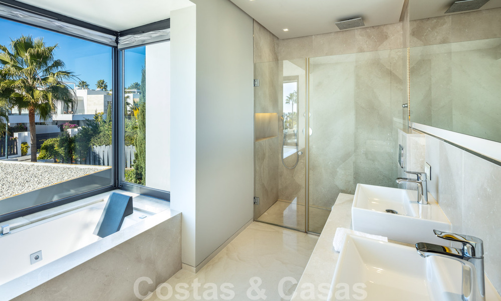 Contemporary, stylish luxury villa for sale in a gated and secure community on the Golden Mile in Marbella 38274