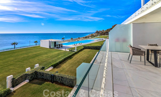 Ready to move in, modern, ultra-luxury apartment for sale, frontline beach, with open sea views, between Marbella and Estepona 38441 