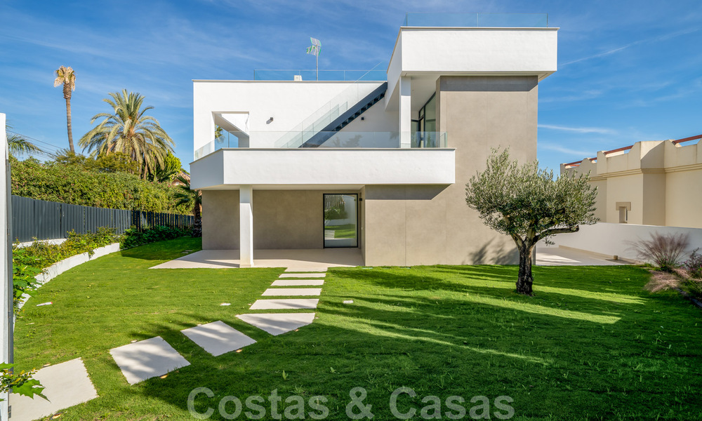 Very affordable, new, ready to move in, modern, beachside villa for sale on the New Golden Mile between Marbella and Estepona, just steps from the beach 38901