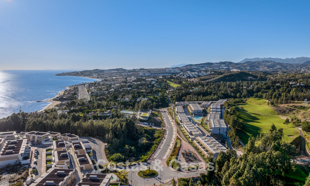 Ready to move in, new development of luxury homes for sale, frontline golf in Mijas, Costa del Sol 805090