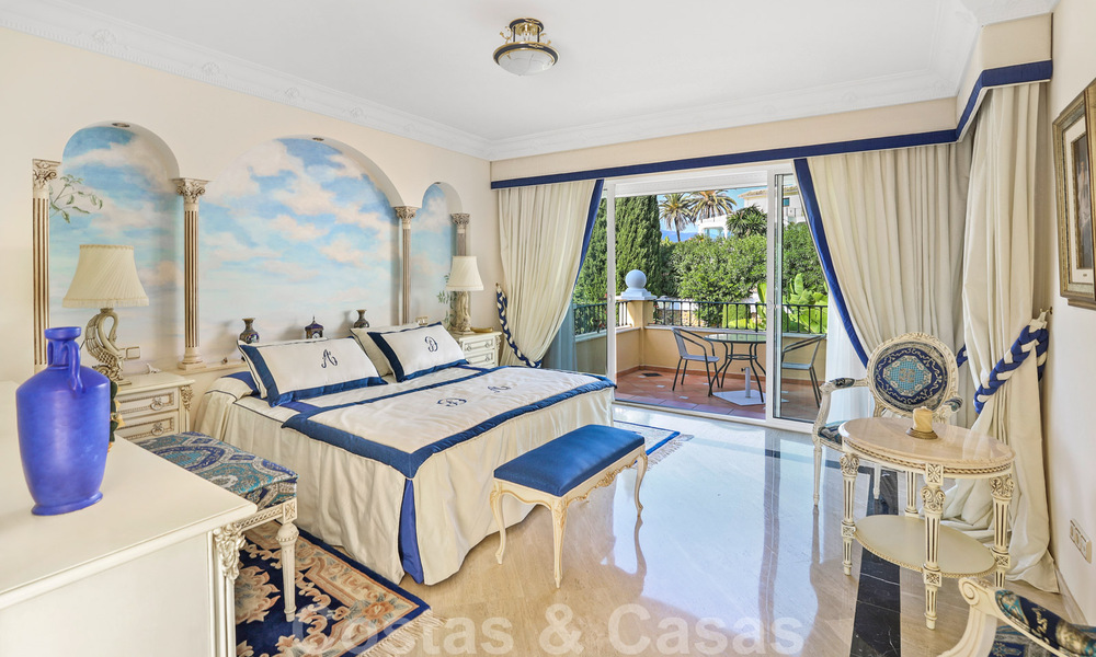 Luxurious villa for sale in a classic Spanish style with panoramic sea views in Benahavis - Marbella 38730