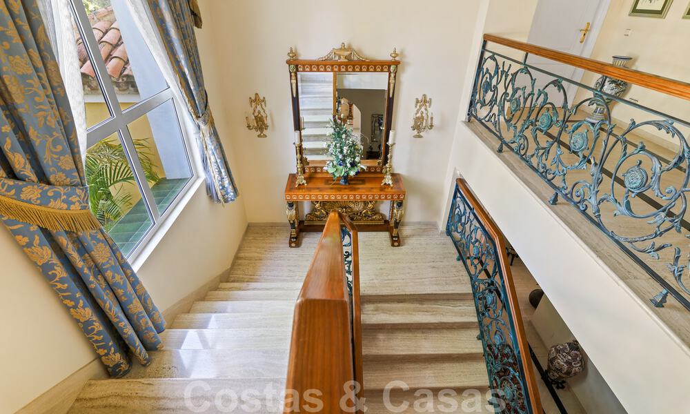Luxurious villa for sale in a classic Spanish style with panoramic sea views in Benahavis - Marbella 38744