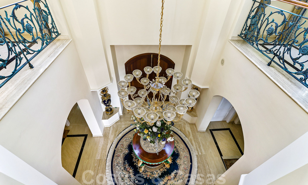 Luxurious villa for sale in a classic Spanish style with panoramic sea views in Benahavis - Marbella 38745