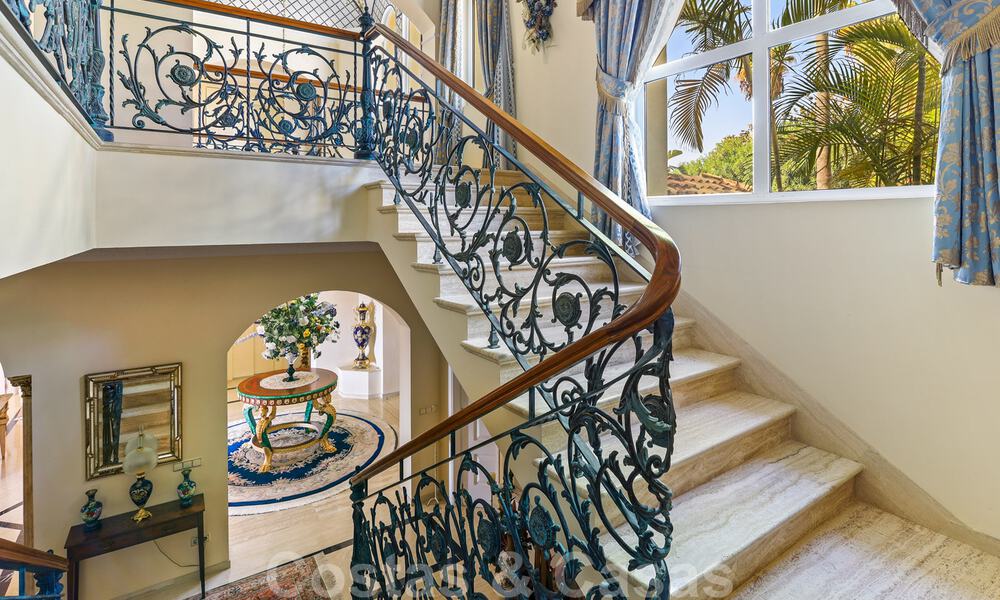 Luxurious villa for sale in a classic Spanish style with panoramic sea views in Benahavis - Marbella 38746