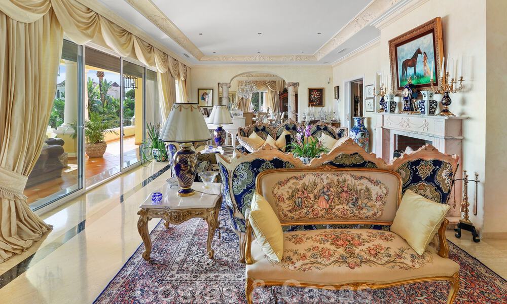 Luxurious villa for sale in a classic Spanish style with panoramic sea views in Benahavis - Marbella 38752