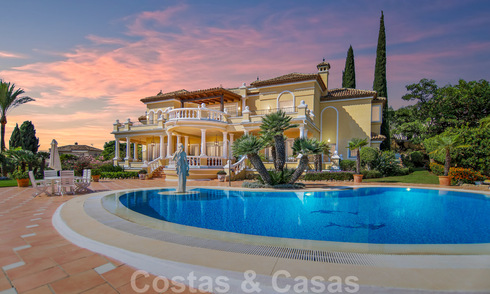 Luxurious villa for sale in a classic Spanish style with panoramic sea views in Benahavis - Marbella 38765