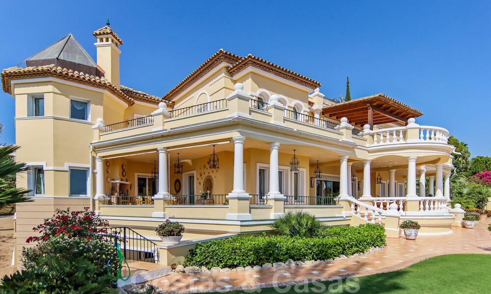 Luxurious villa for sale in a classic Spanish style with panoramic sea views in Benahavis - Marbella 38777