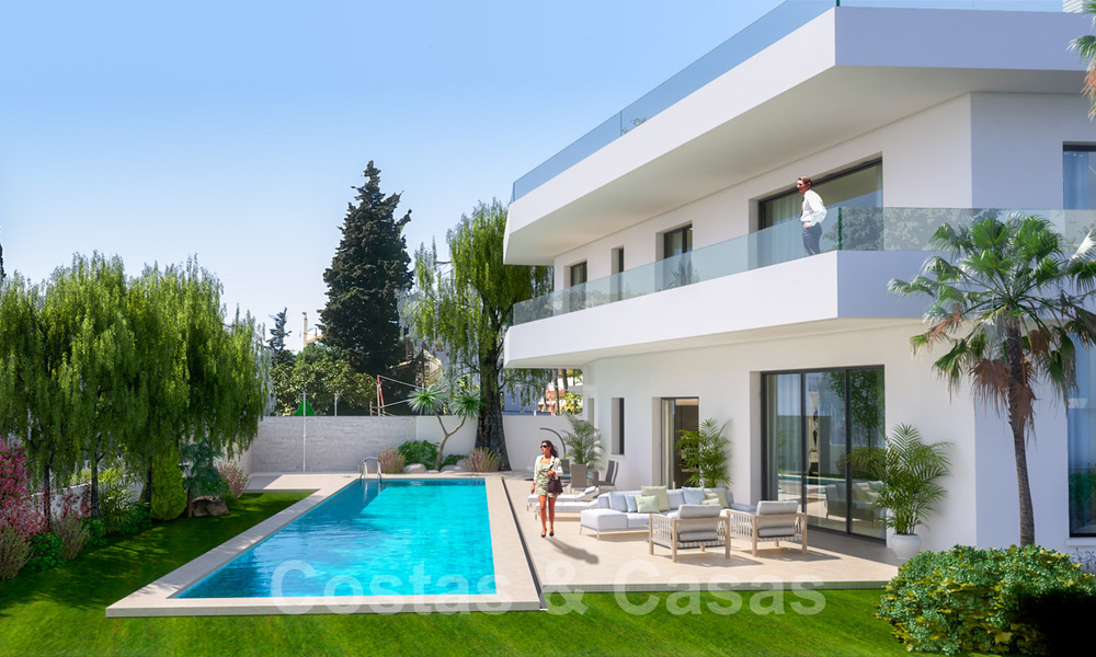 Modern, luxurious villa for sale in exclusive beachside urbanization on the Golden Mile in Marbella 38788