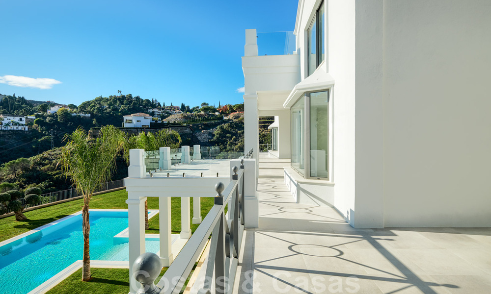 Majestic, contemporary, Mediterranean luxury villa for sale with sea views in the exclusive El Madroñal in Benahavis - Marbella 38836
