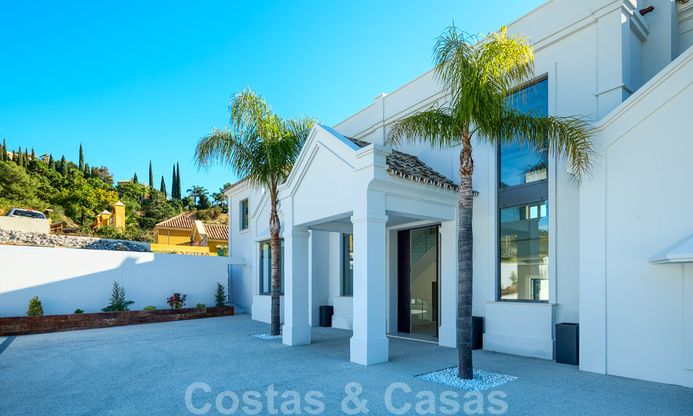 Majestic, contemporary, Mediterranean luxury villa for sale with sea views in the exclusive El Madroñal in Benahavis - Marbella 38842