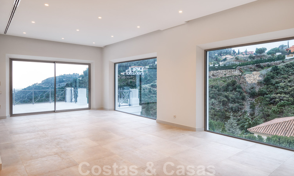 Majestic, contemporary, Mediterranean luxury villa for sale with sea views in the exclusive El Madroñal in Benahavis - Marbella 38851
