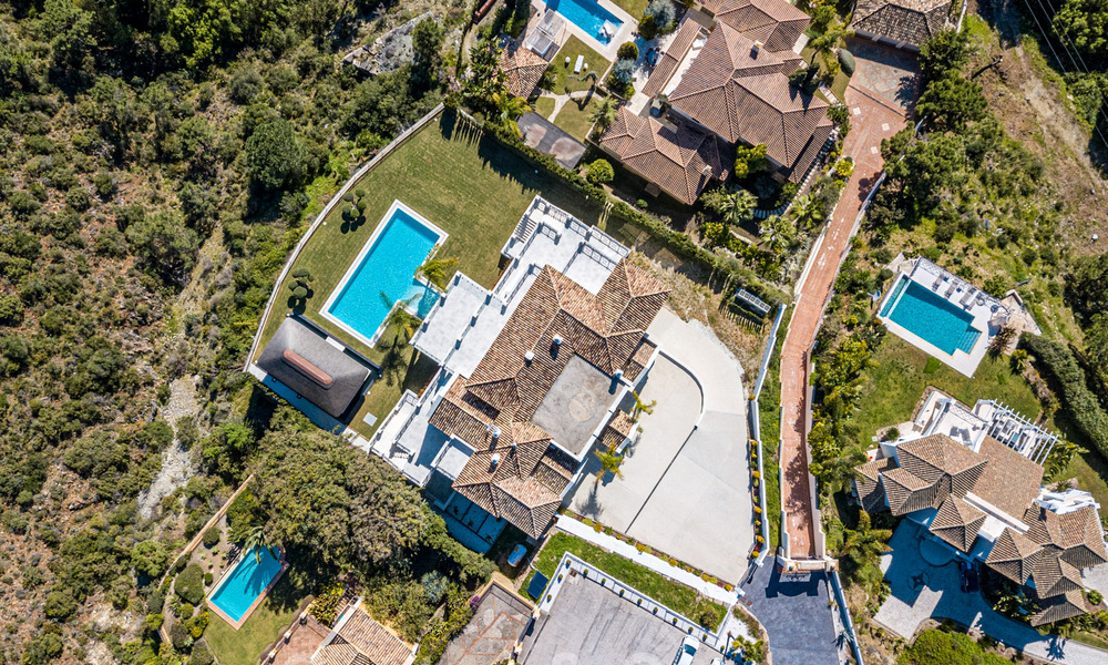 Majestic, contemporary, Mediterranean luxury villa for sale with sea views in the exclusive El Madroñal in Benahavis - Marbella 38878