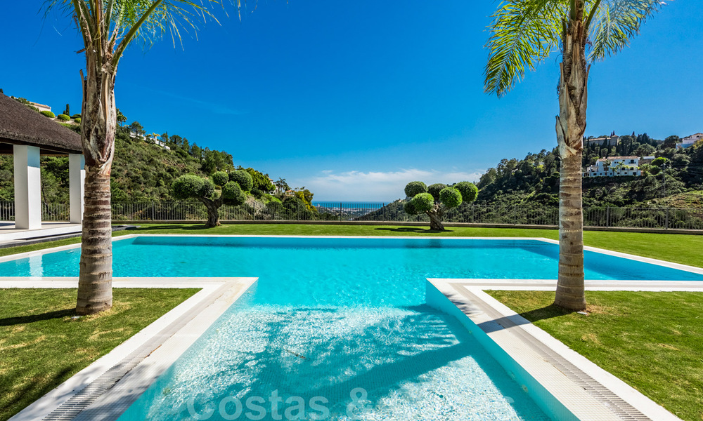Majestic, contemporary, Mediterranean luxury villa for sale with sea views in the exclusive El Madroñal in Benahavis - Marbella 38882
