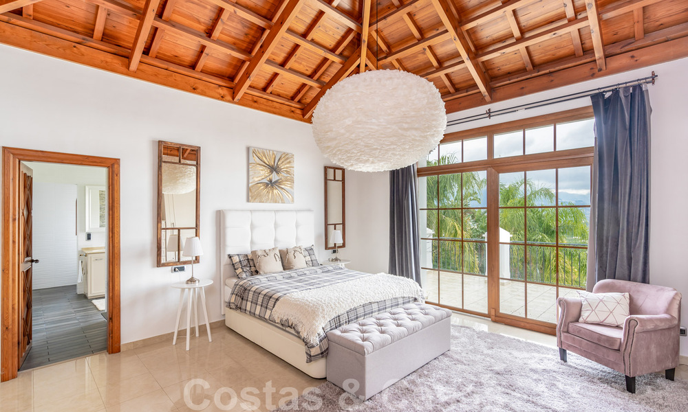 Elegant, Spanish luxury villa for sale on large plot in Mijas, Costa del Sol. Ready to move in. 38948