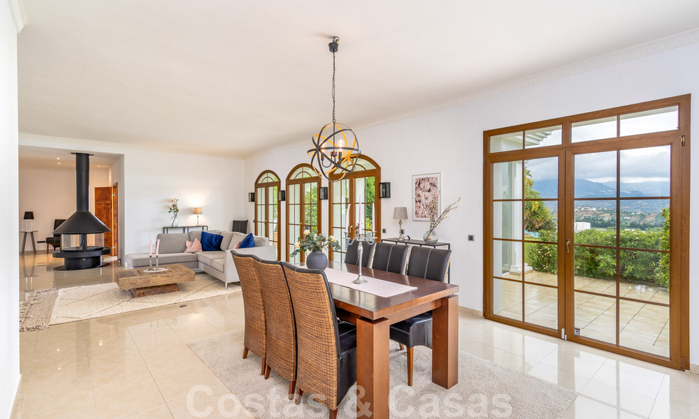 Elegant, Spanish luxury villa for sale on large plot in Mijas, Costa del Sol. Ready to move in. 38955