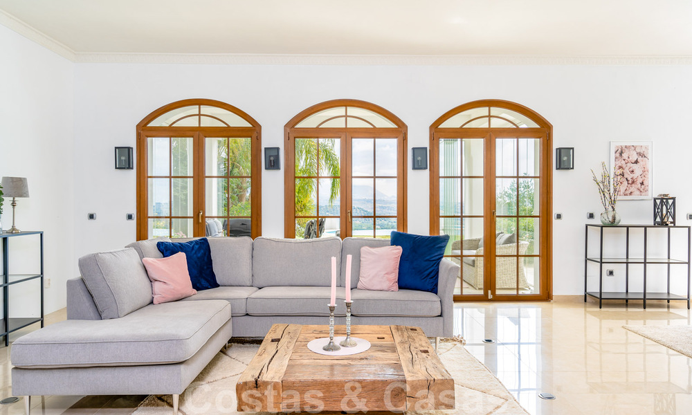 Elegant, Spanish luxury villa for sale on large plot in Mijas, Costa del Sol. Ready to move in. 38960