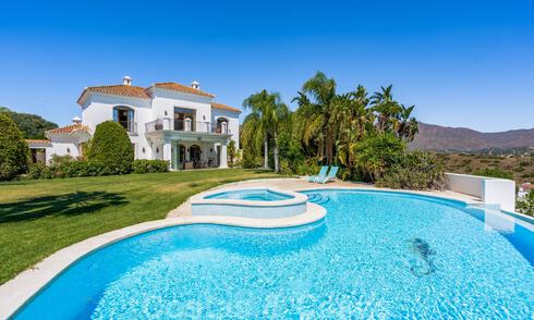 Elegant, Spanish luxury villa for sale on large plot in Mijas, Costa del Sol. Ready to move in. 38972