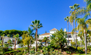 Majestic, palatial estate for sale with guesthouses and surrounded by golf courses in Benahavis - Marbella 38984 